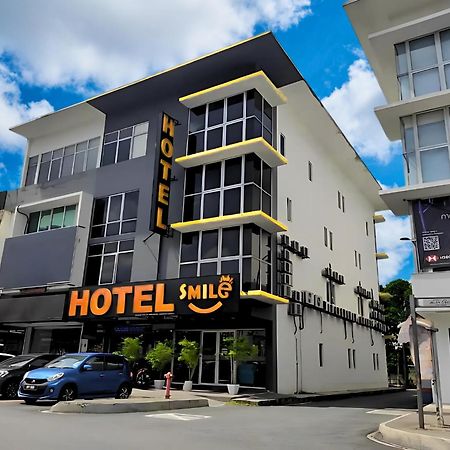 Smile Hotel C180 Cheras Selatan Екстериор снимка