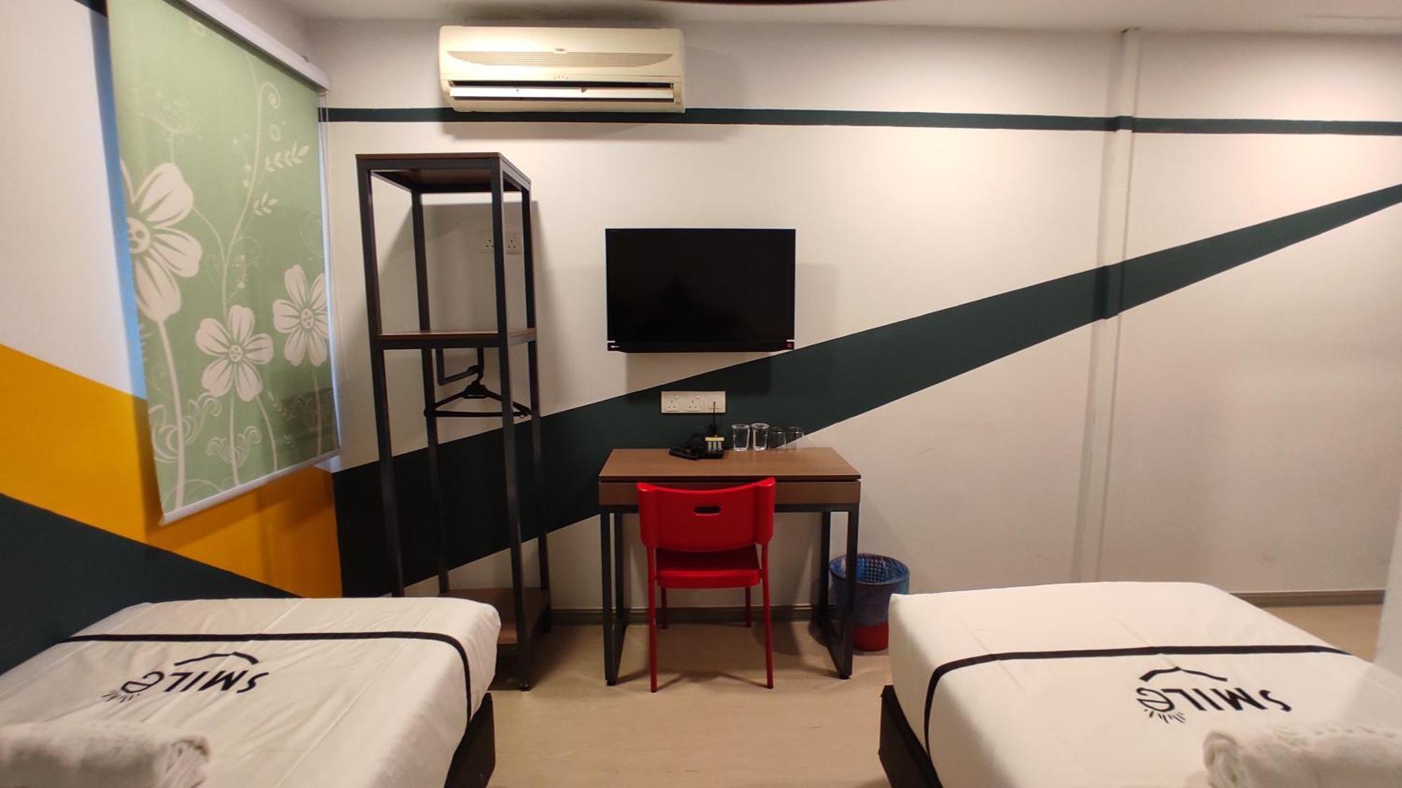 Smile Hotel C180 Cheras Selatan Екстериор снимка