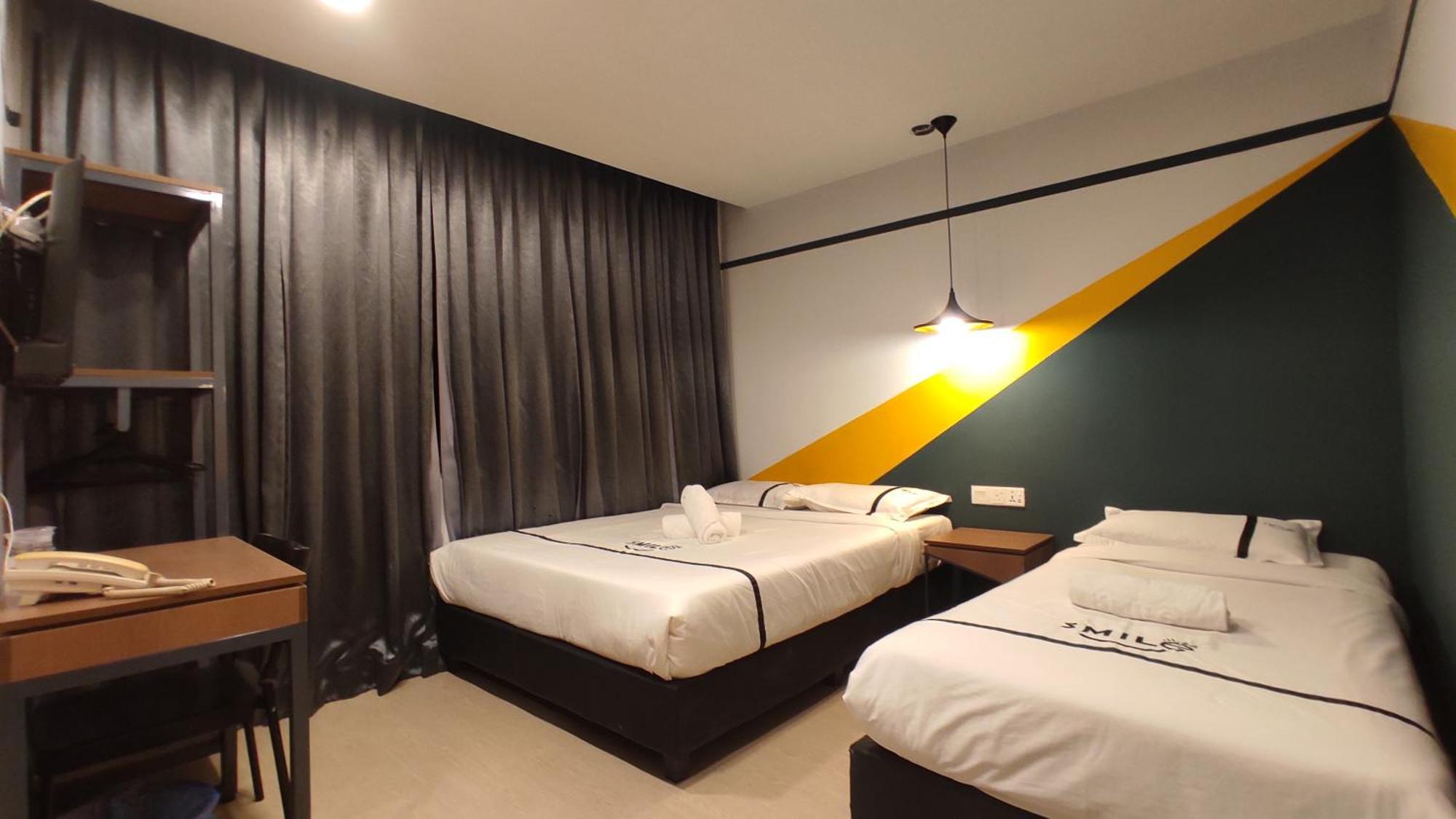 Smile Hotel C180 Cheras Selatan Екстериор снимка