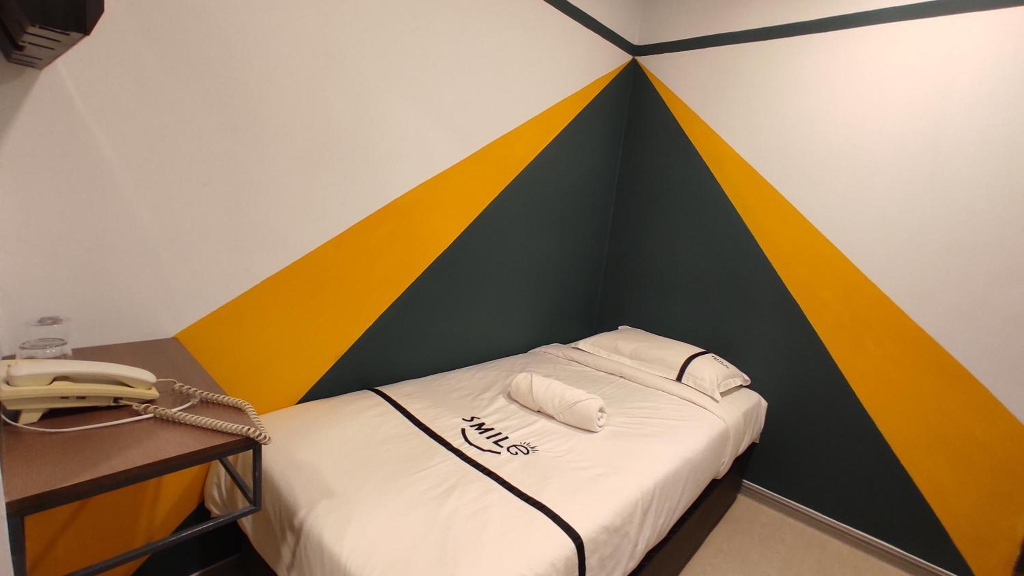 Smile Hotel C180 Cheras Selatan Екстериор снимка