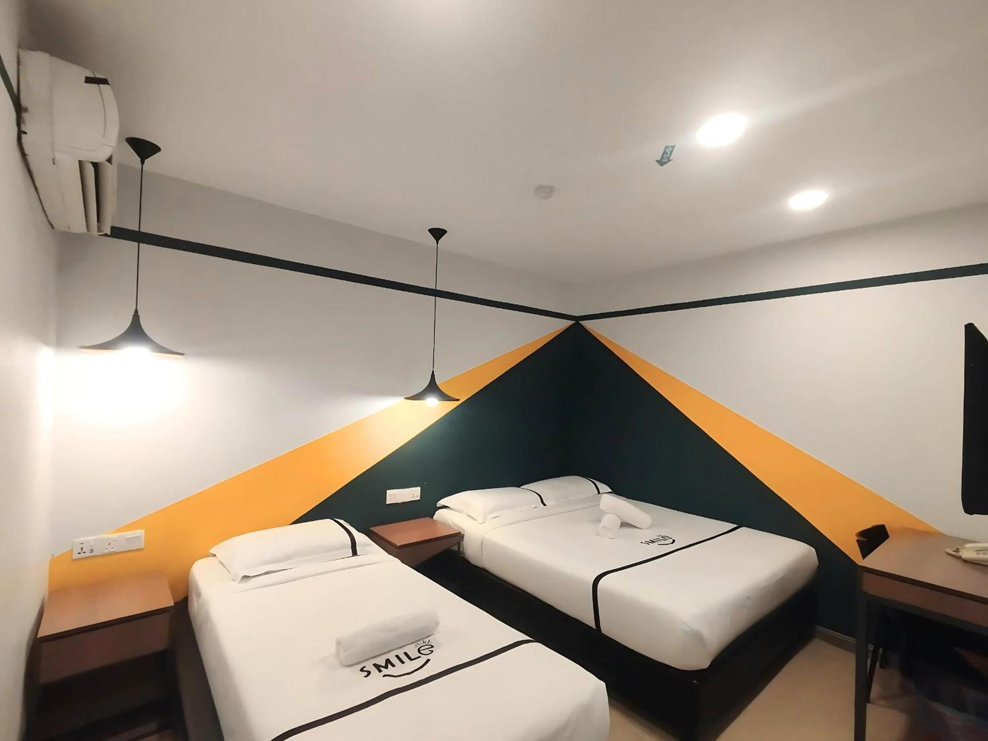 Smile Hotel C180 Cheras Selatan Екстериор снимка